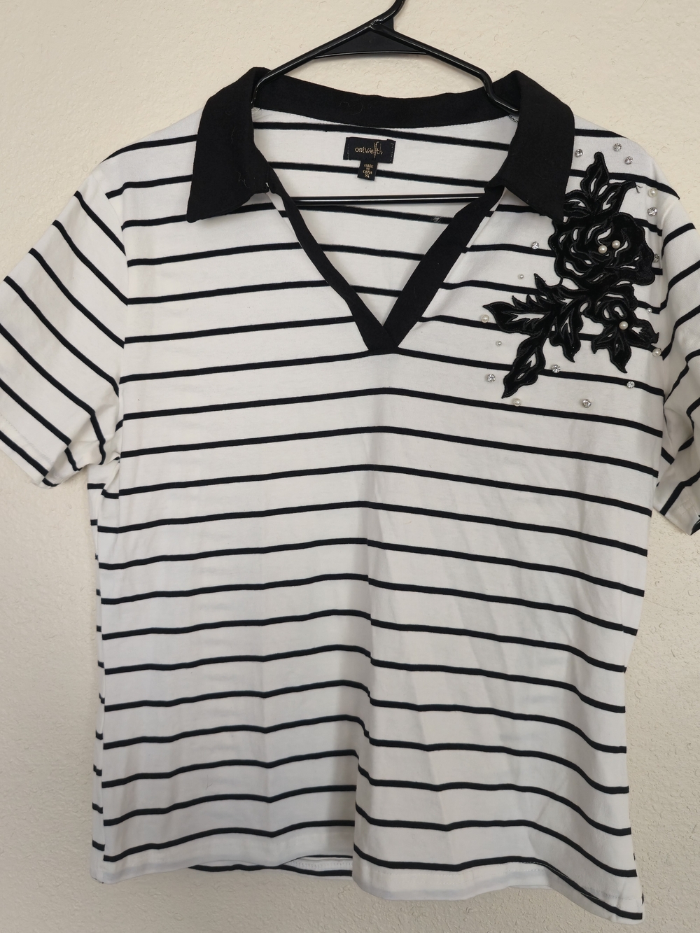 On Twelfth Women's blouse top White Black stripes Size XL